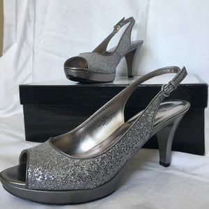 Size 8 Brand New Nine West Silver Slingback Pumps